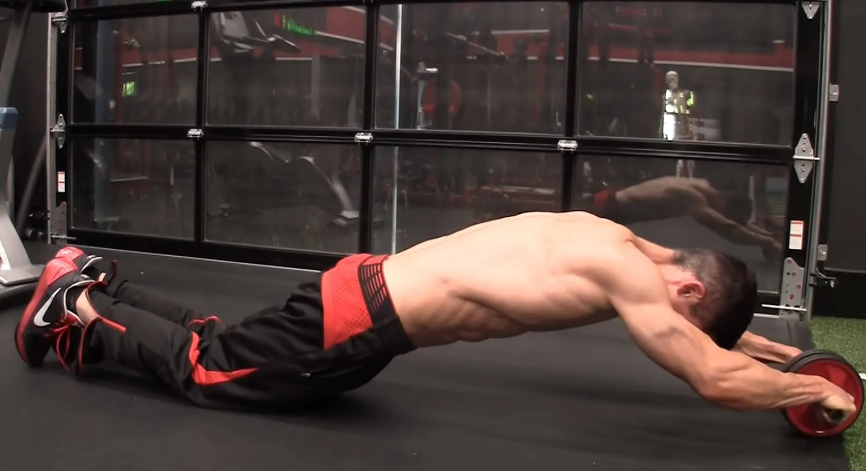 Comment bien utiliser la roue abdominale pour se muscler les abdos